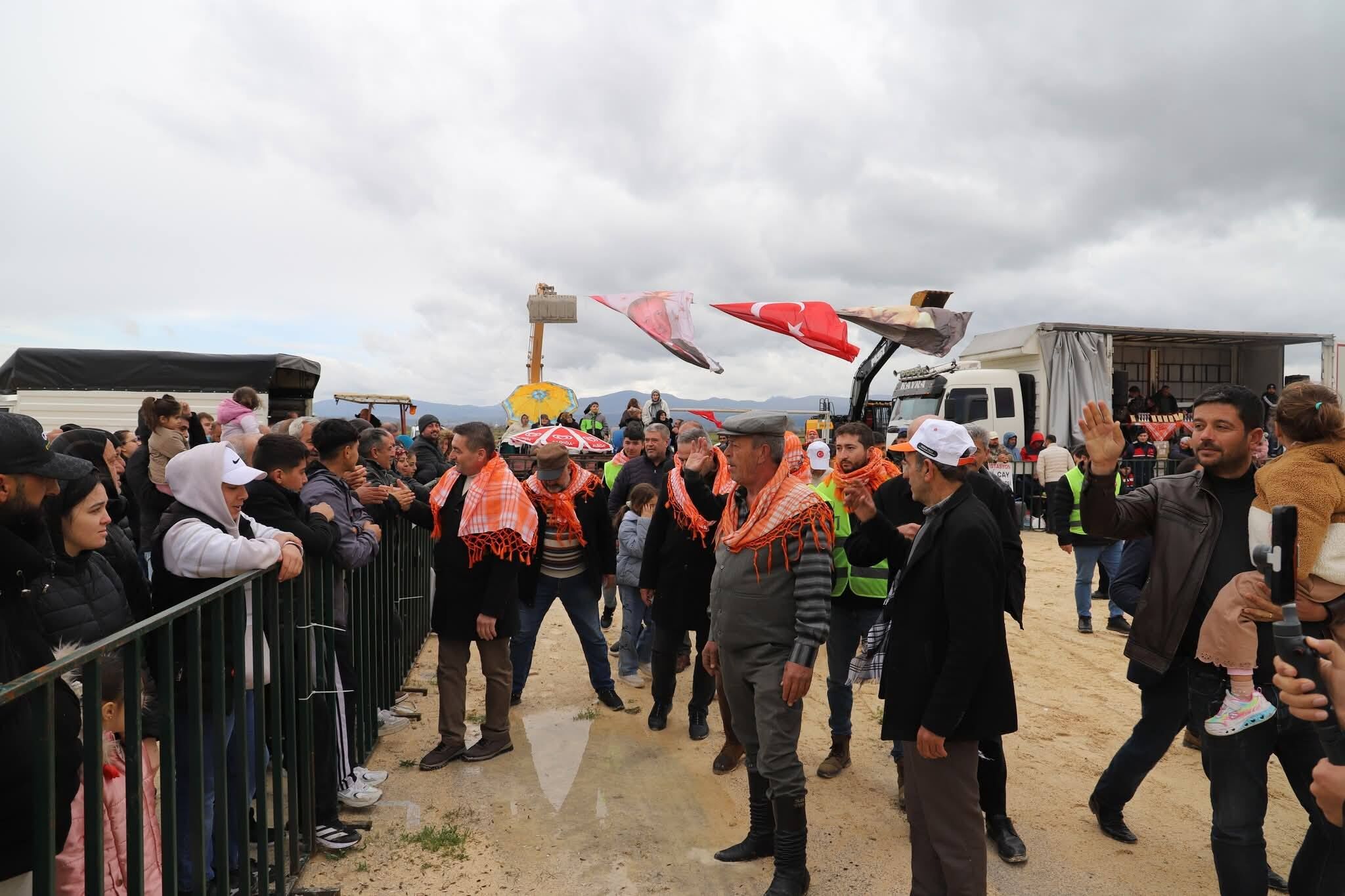 Manisa'da Deve Güreşi Heyecanı! (2)