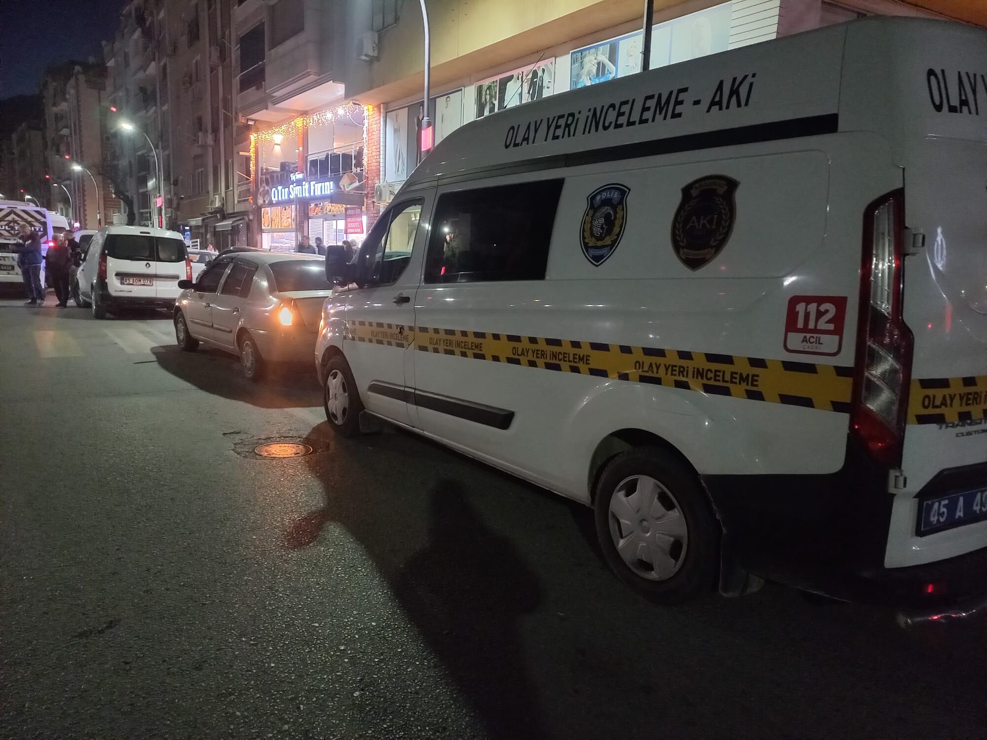 Mani̇sa'da Hafi̇f Ti̇cari̇ Araç Yayaya Çarpti 1 Ağir Yarali (6)