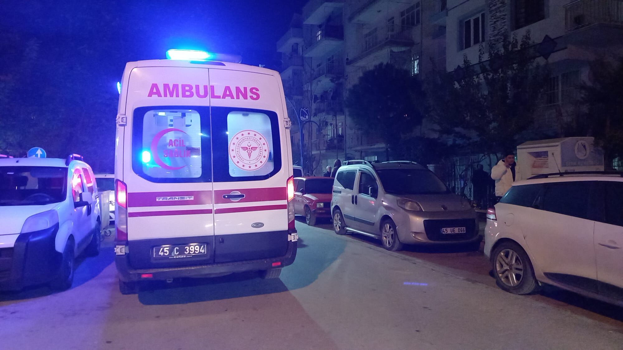 Manisa'da Iki Grup Arasında Bıçaklı Kavga! (1)