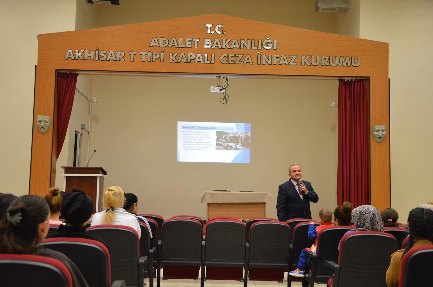 Manisa'da Kadın Hükümlü Ve Tutuklulara Yönelik Eğitim! (3)