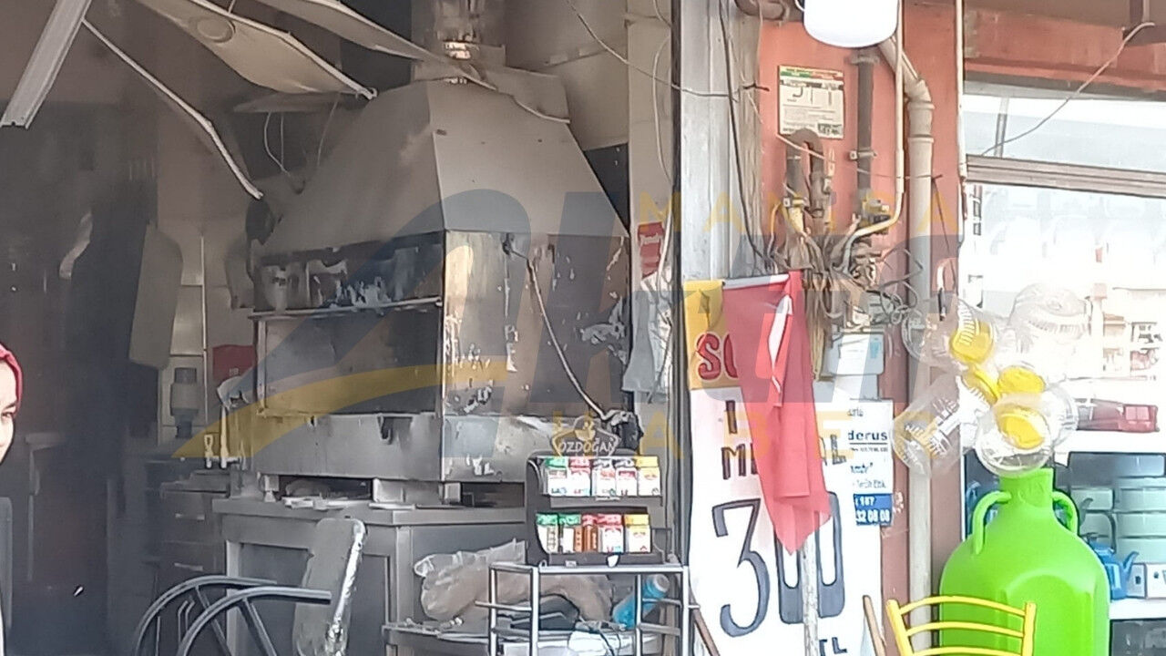 Manisa'da Korkutan Baca Yangını İş Yerinde Maddi Hasar Oluştu 1.