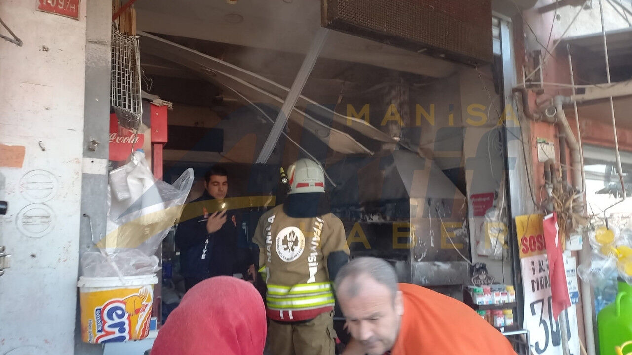 Manisa'da Korkutan Baca Yangını İş Yerinde Maddi Hasar Oluştu 2.