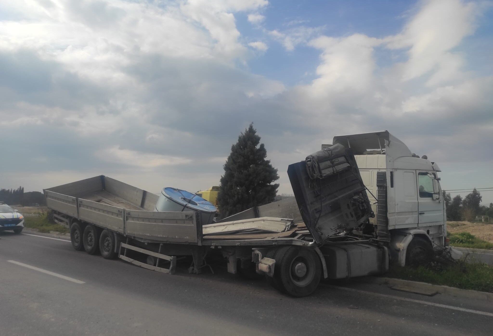 Manisa’da Tır Ile Kamyon Çarpıştı (3)