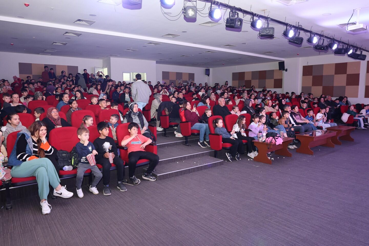 Manisa'da Tiyatro Şöleni! (2)