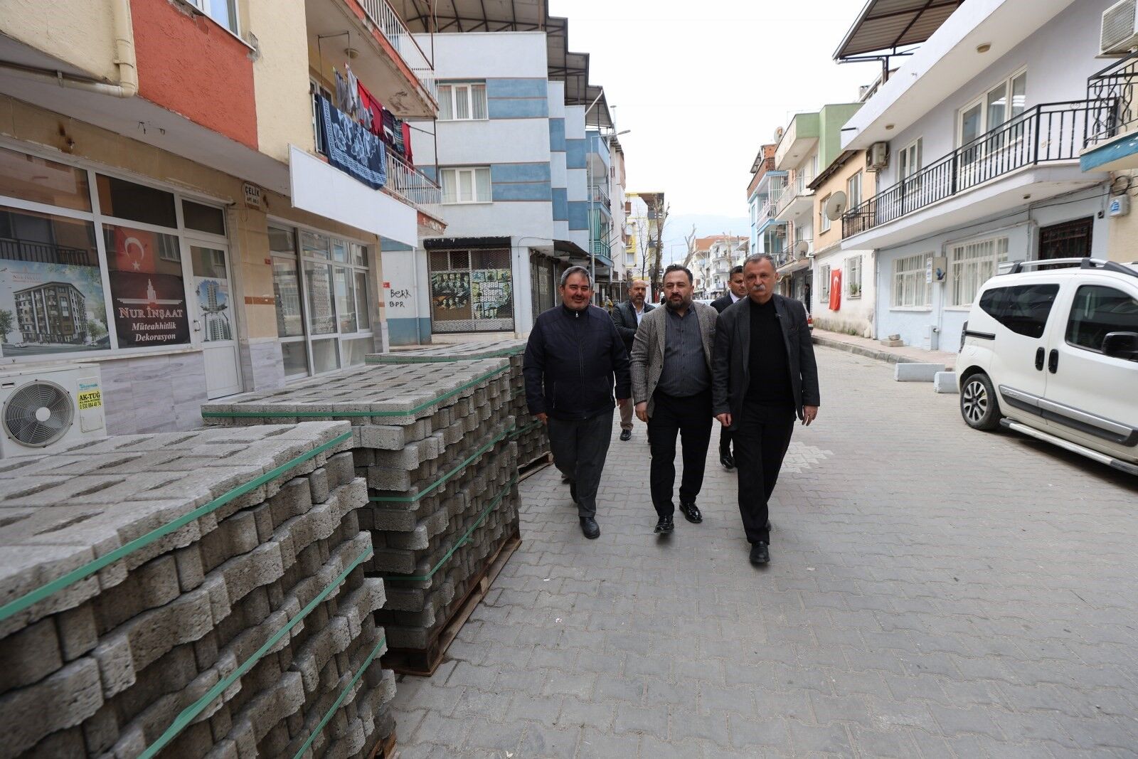 Manisa'da Yenileme Çalışmaları Sürüyor! (1)