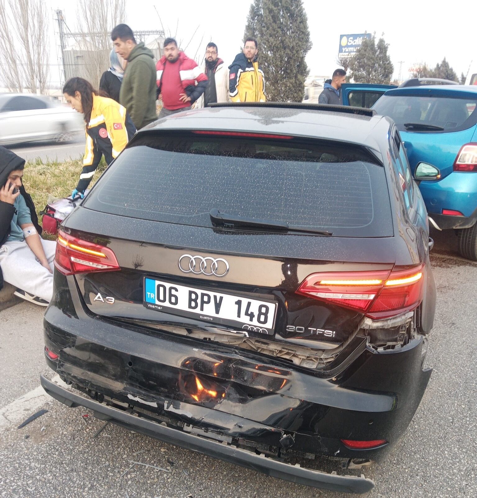 Salihli'de 4 Araçlı Zincirleme Kaza Çok Sayıda Yaralı! (4)