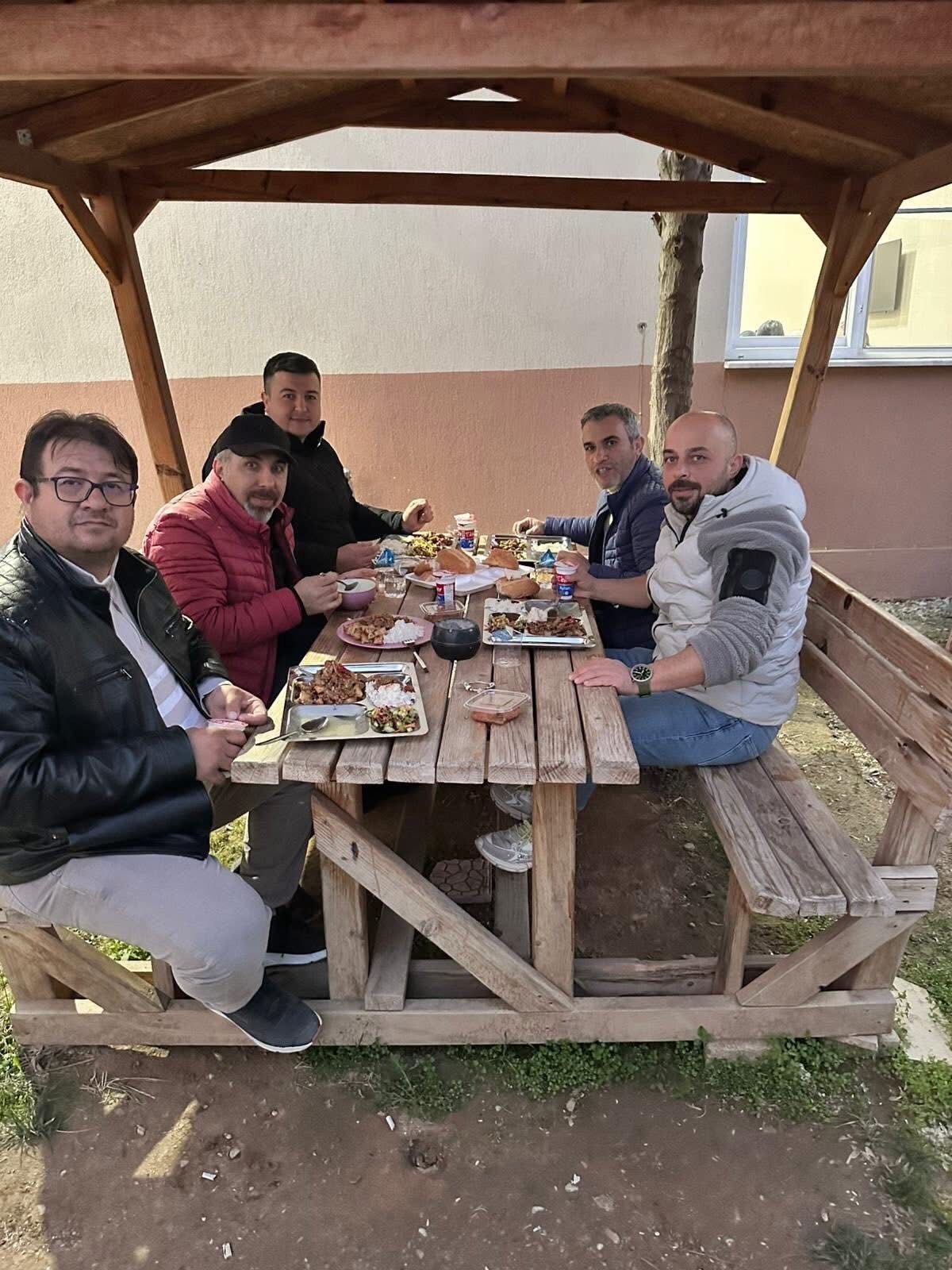 Sarıgöl Ilçesinde İlçe Tarım Ve Orman Müdürlüğü Personeli (2)