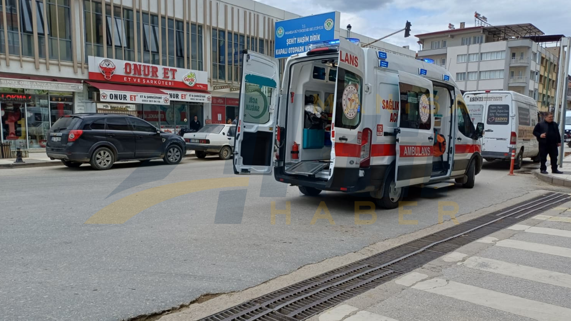 Sarıgöl'de Otomobil Ile Elektrikli Bisiklet Çarpıştı 1 Yaralı (1)