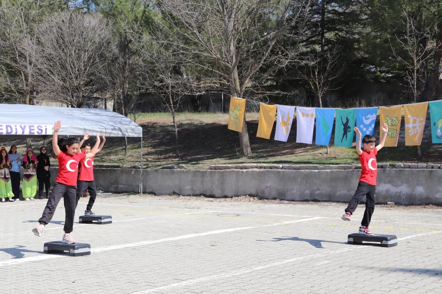 Selendi’de Baharın Gelişi Coşkuyla Kutlandı! (1)