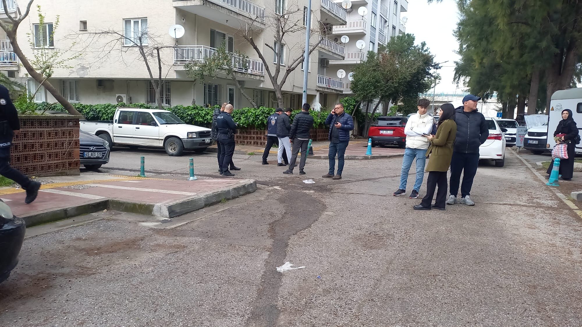 Sokak Ortasında Bıçaklı Saldırı (1)