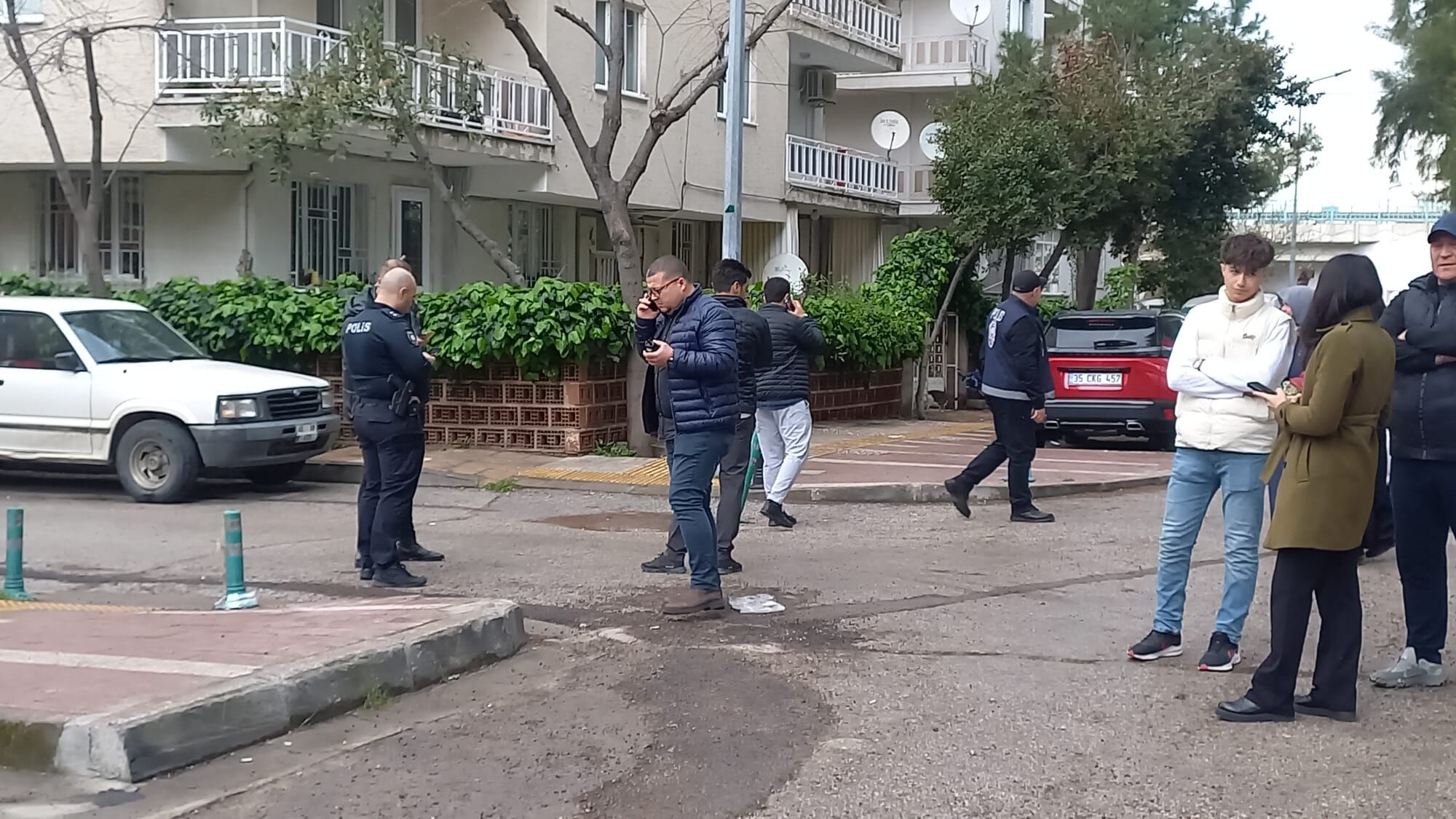 Sokak Ortasında Bıçaklı Saldırı (2)