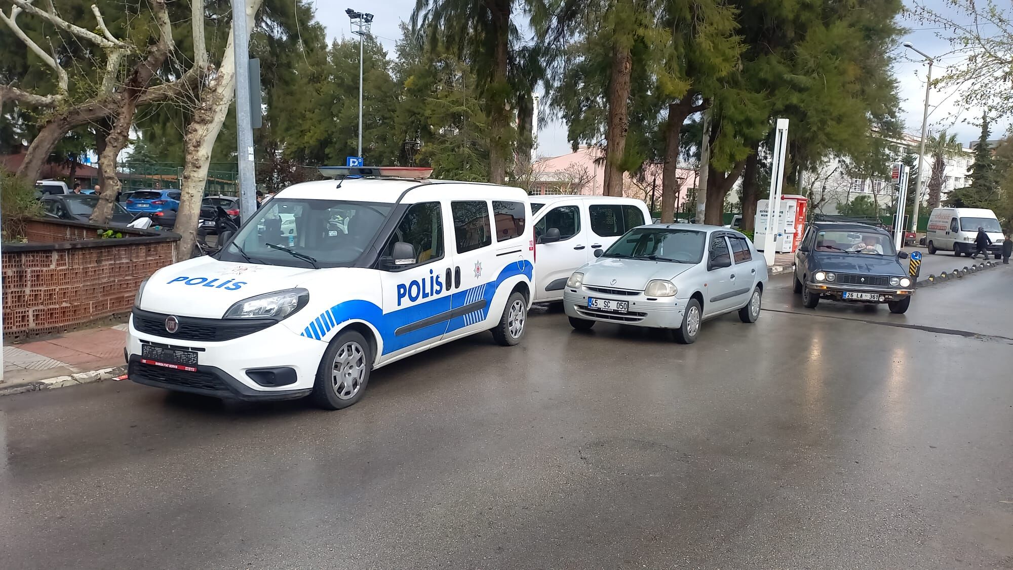 Sokak Ortasında Bıçaklı Saldırı (4)