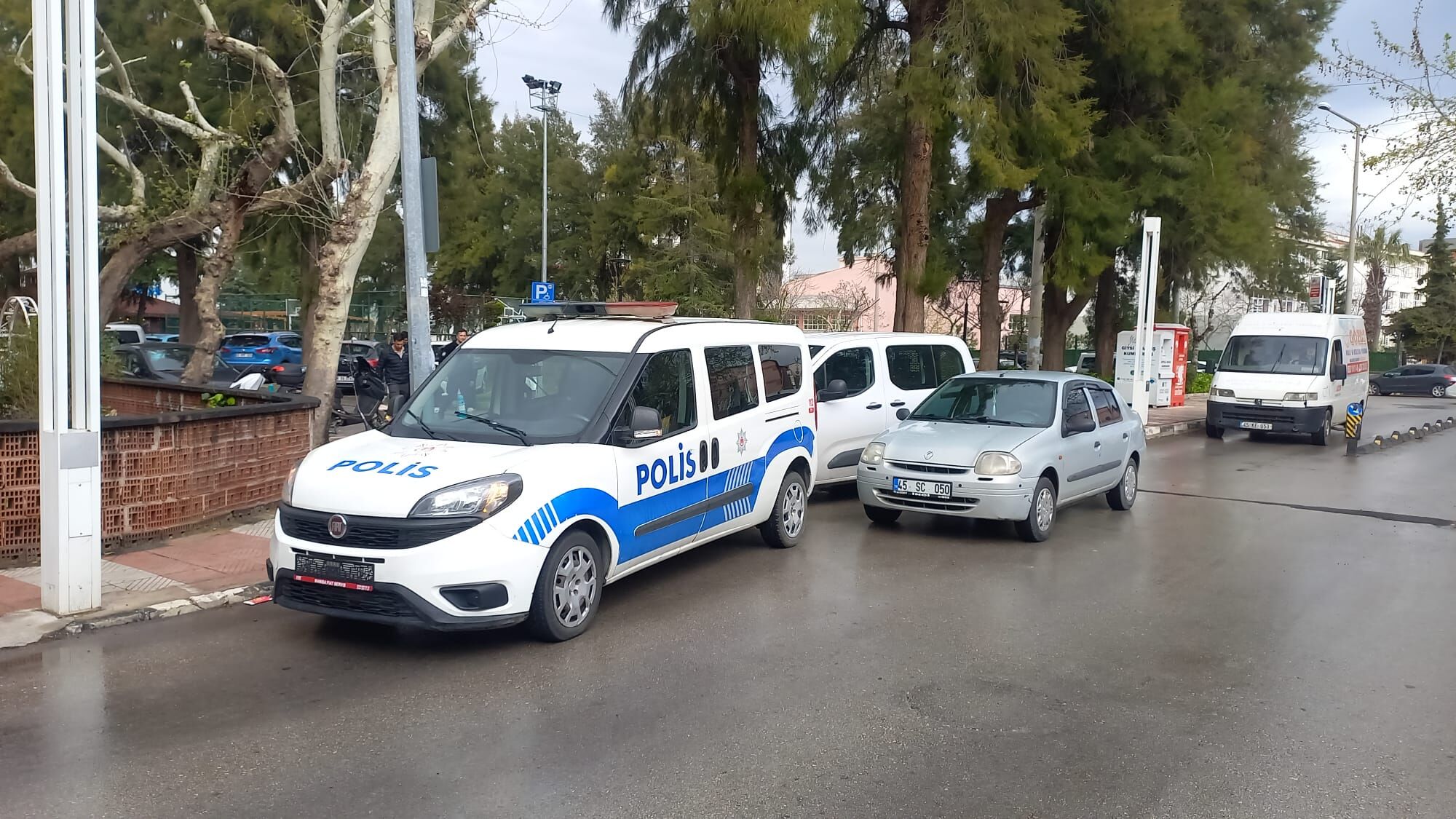 Sokak Ortasında Bıçaklı Saldırı (5)