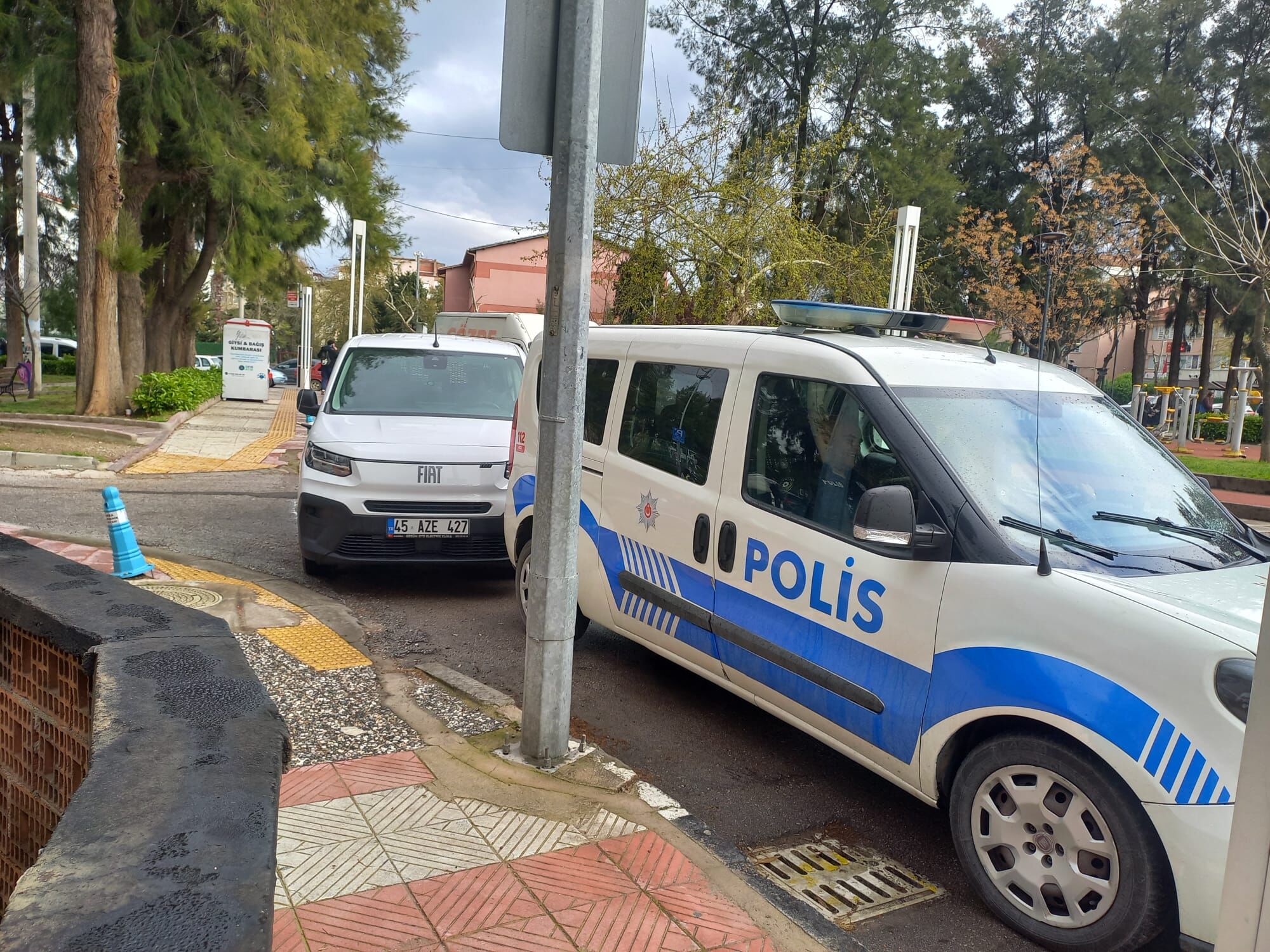 Sokak Ortasında Bıçaklı Saldırı (6)