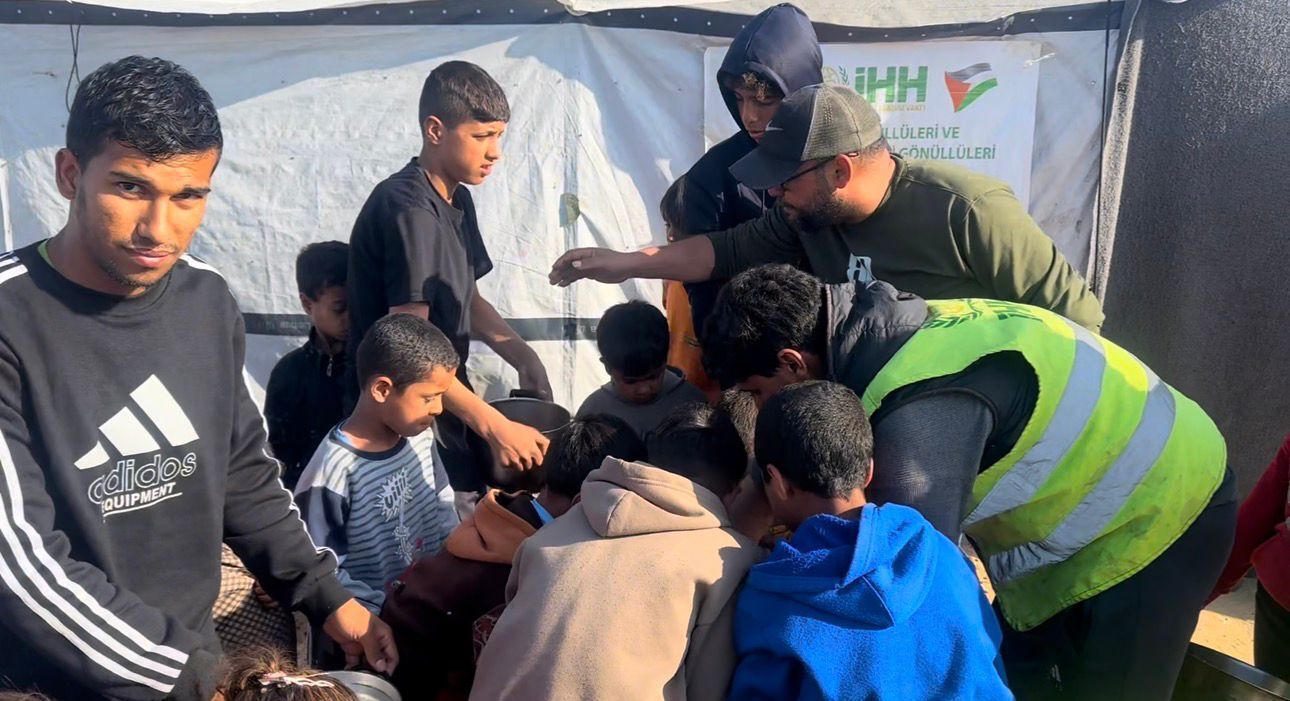 Soma Hasbihal Derneği’nden Gazze’ye İftar Desteği (5)