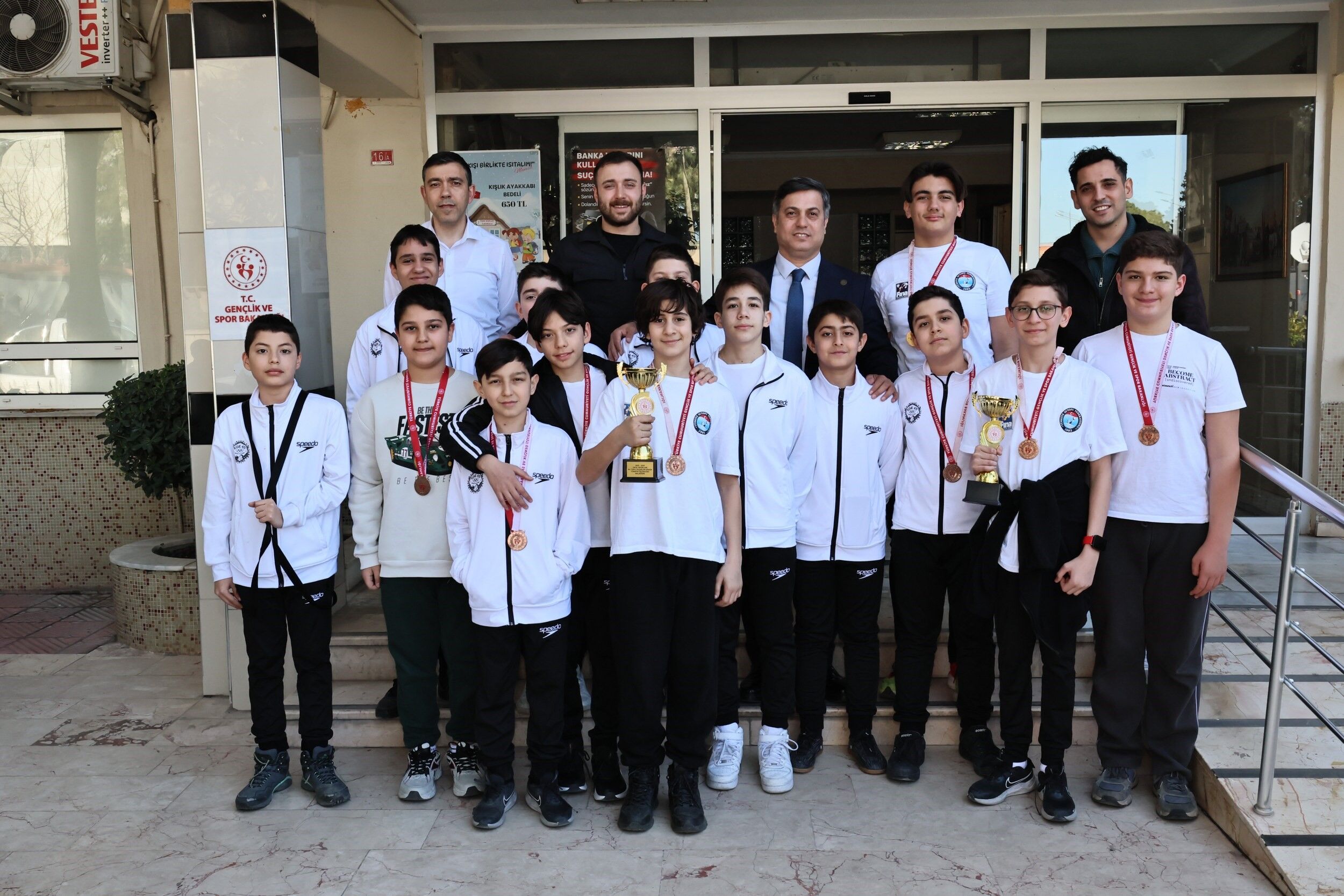 Su Topu Sporcuları (3)