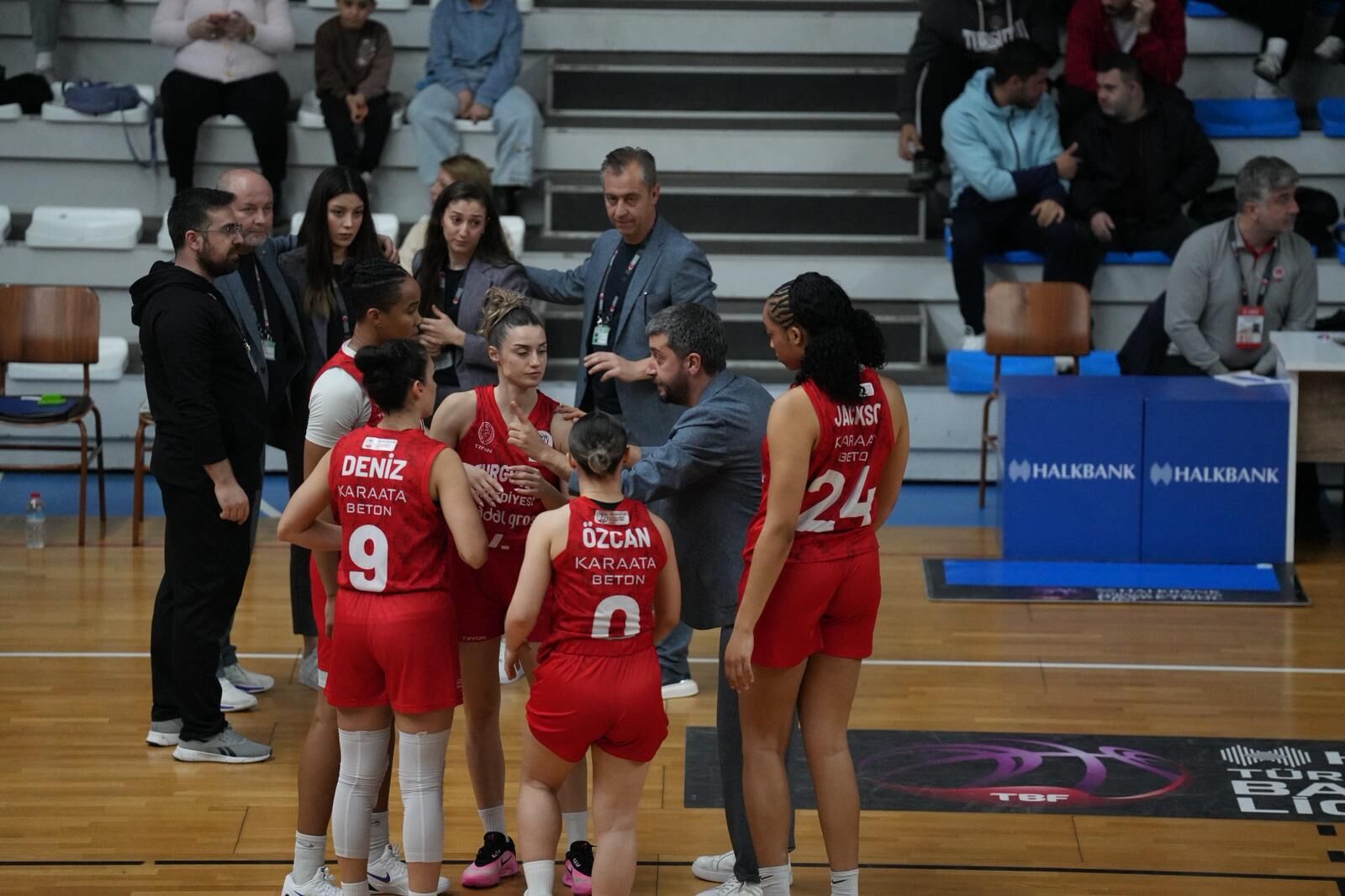 Turgutlu'da Tribünler Mor Renge Boyanacak! (4)