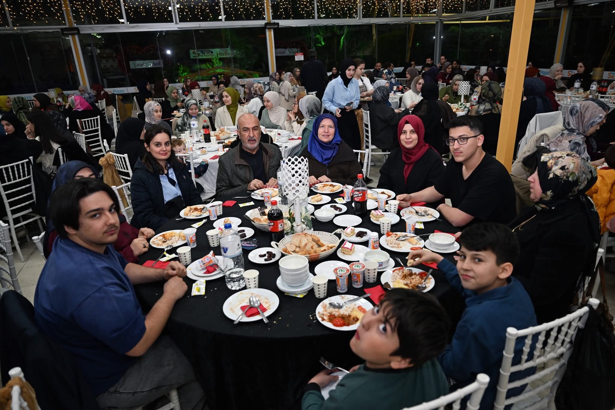 MCBÜ'de Ramazan iftarı, üniversite ailesini buluşturdu-.1.1
