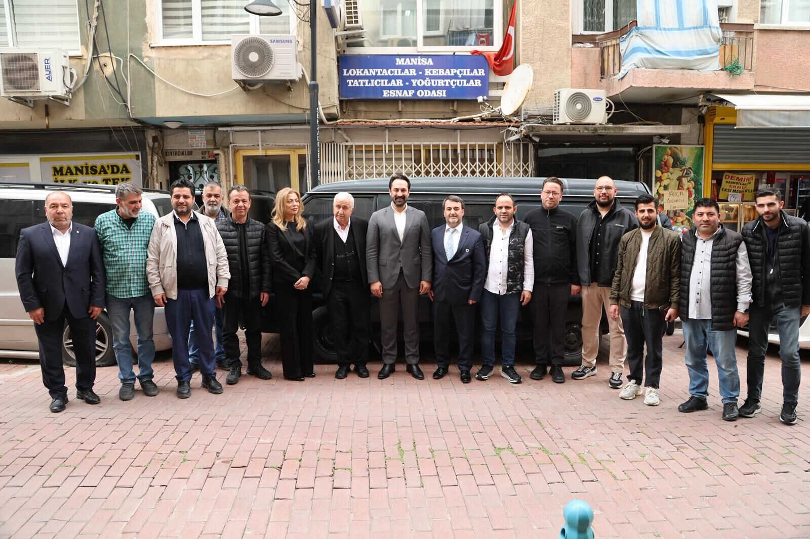 Milletvekili Arınç'tan Esnafa Yakın Takip-1