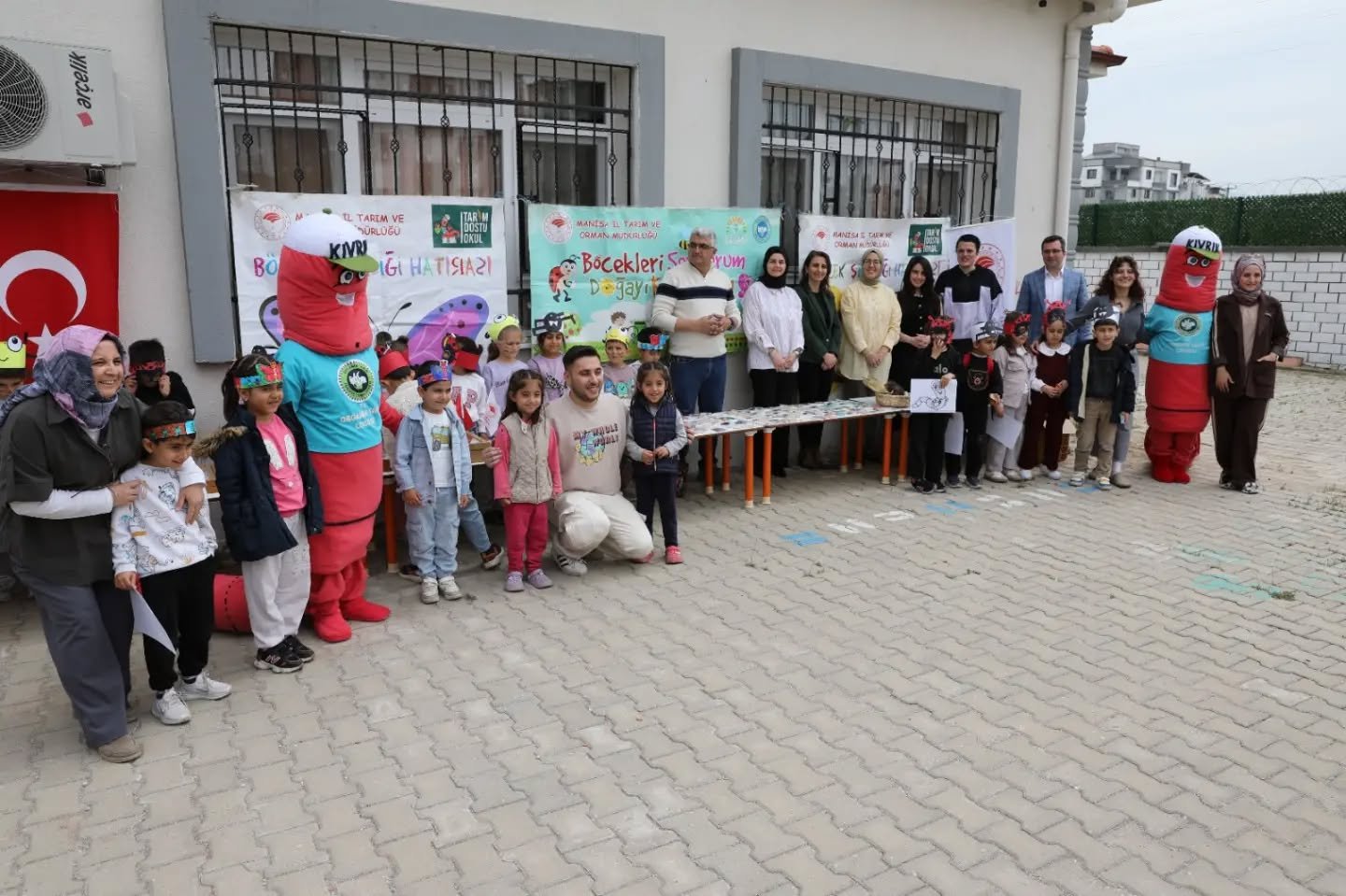 Manisa’da miniklere 