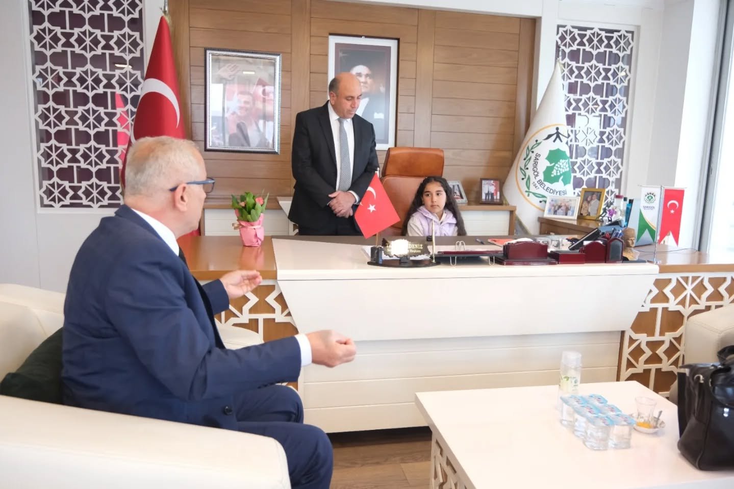 Sarıgöl'de başkanlık koltuğu öğrenciye emanet!