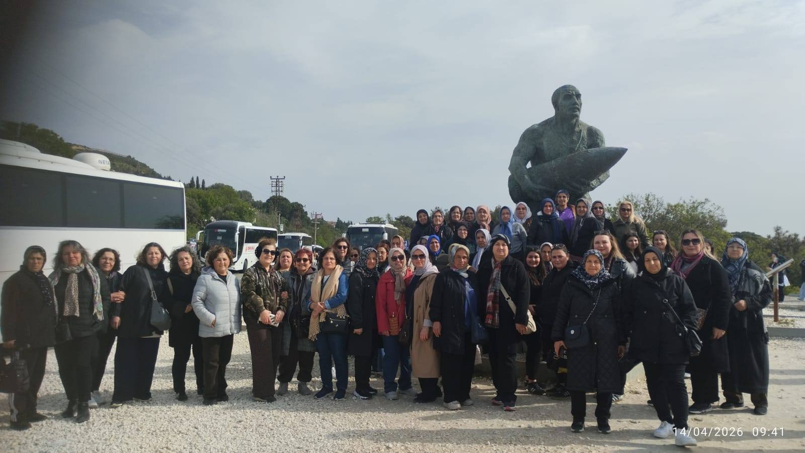 Alaşehirli kadınlar Çanakkale'de-.1