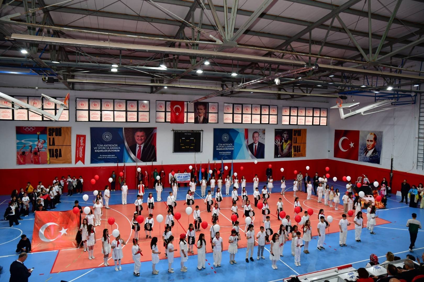 Alaşehir'de 23 Nisan büyük coşku ile kutlandı-.3..