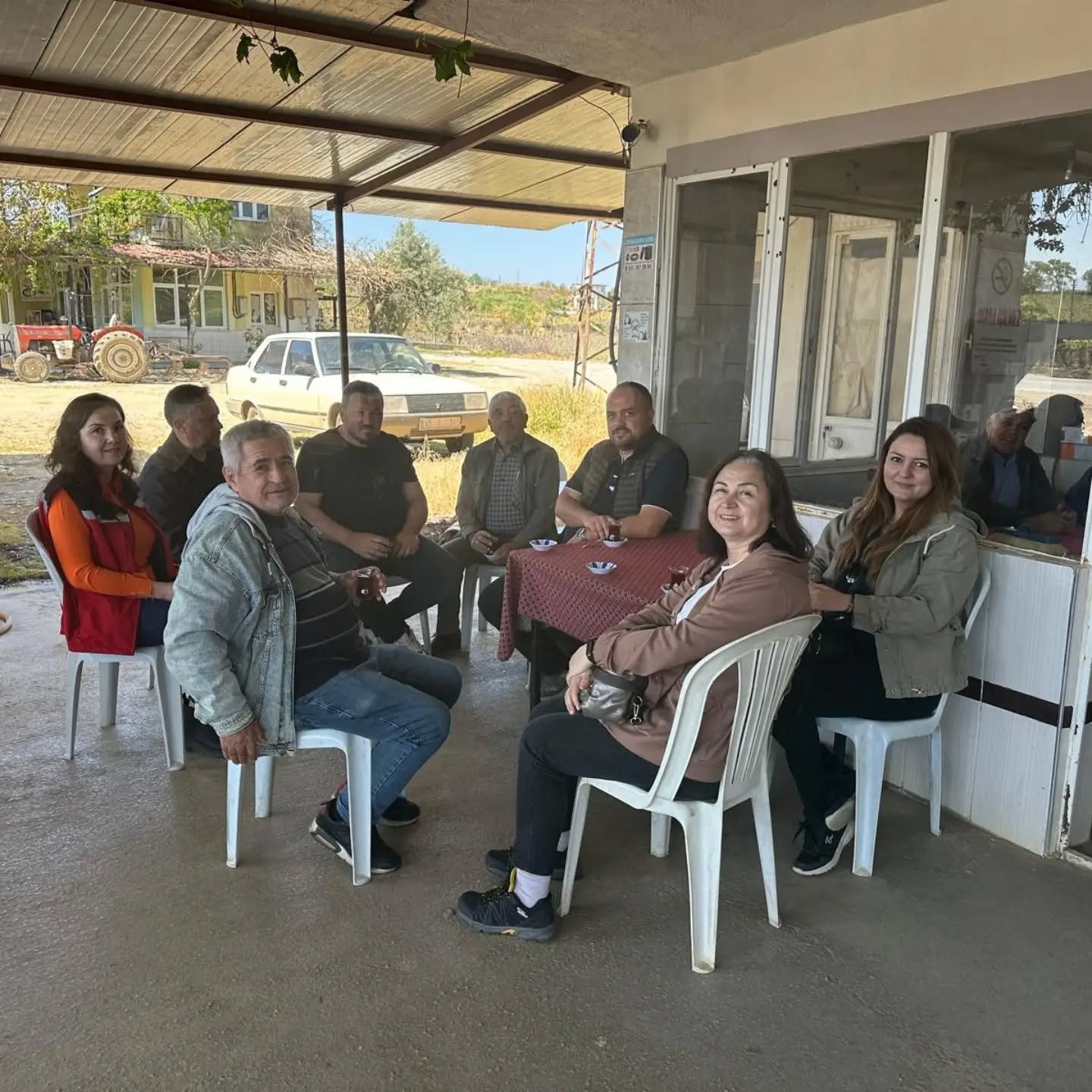 Sarıgöl'de ekipler alternatif ürün arayışı için sahada-.1.1