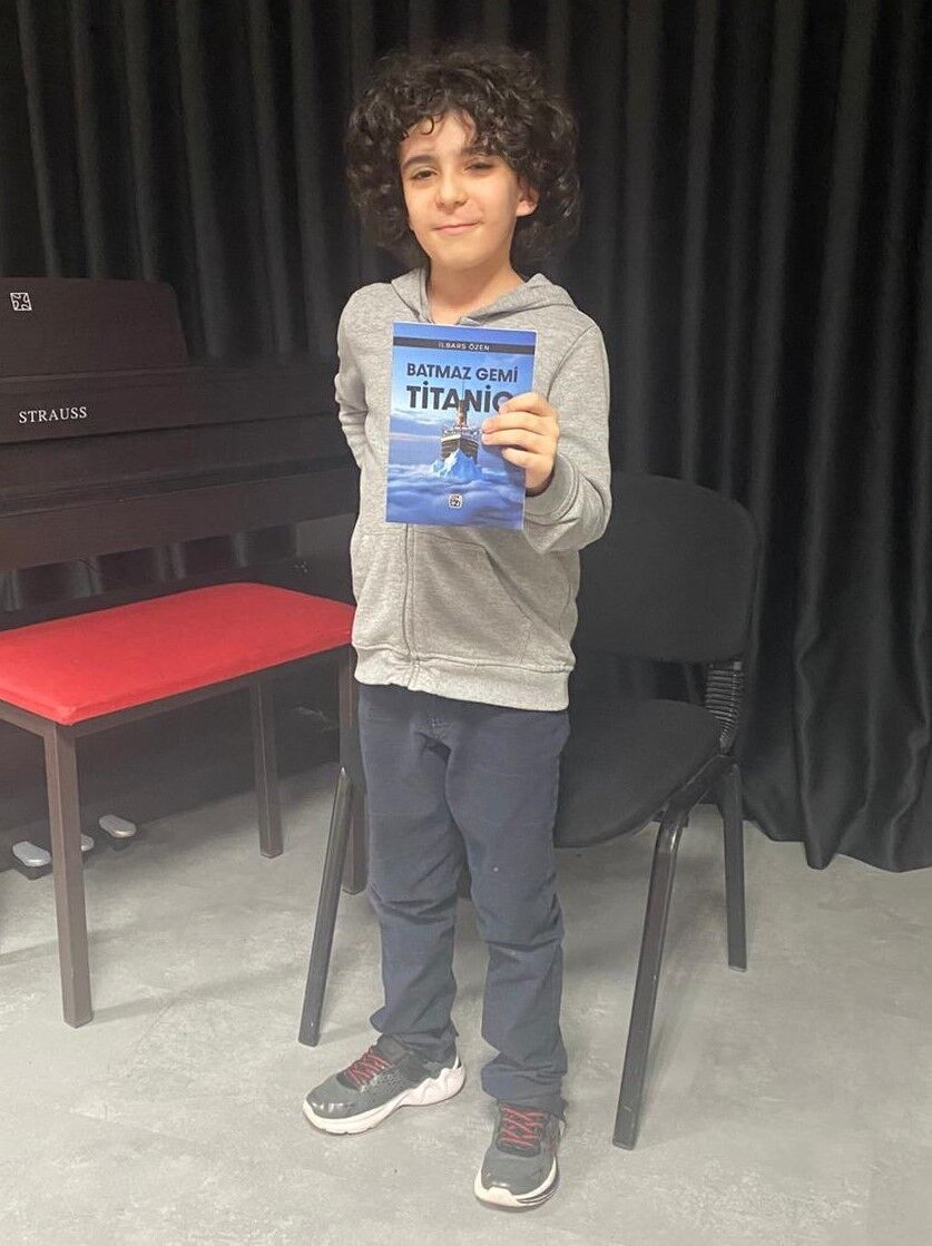 9 Yaşında Ilk Kitabını Yazdı (1)