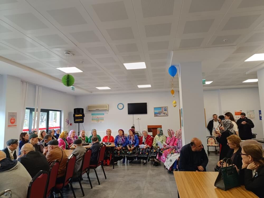 Manisa'da Huzurevine Moral Etkinliği-2