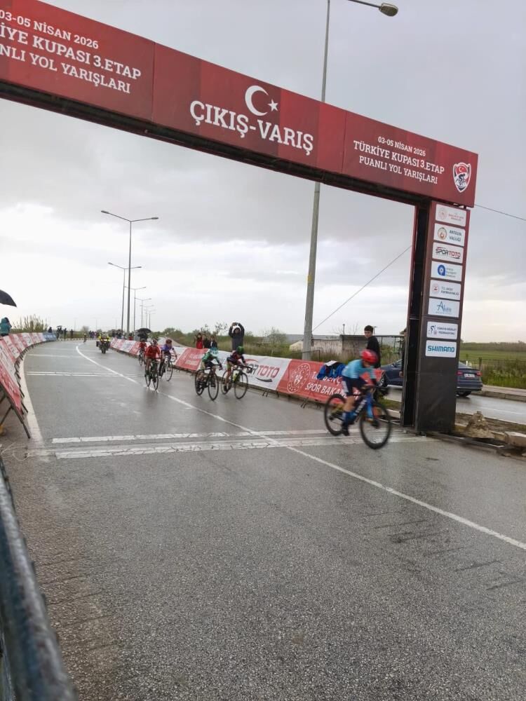 Akhisarlı bisikletçiler Türkiye Kupası’na damga vurdu!