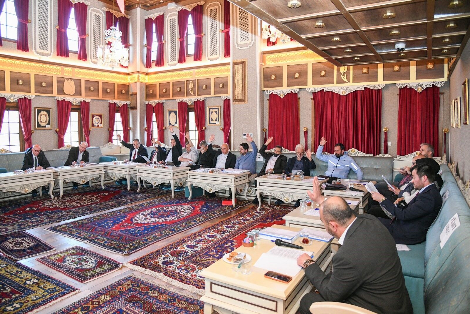 Yunusemre Belediye Meclisi’nde yoğun gündem-1-1