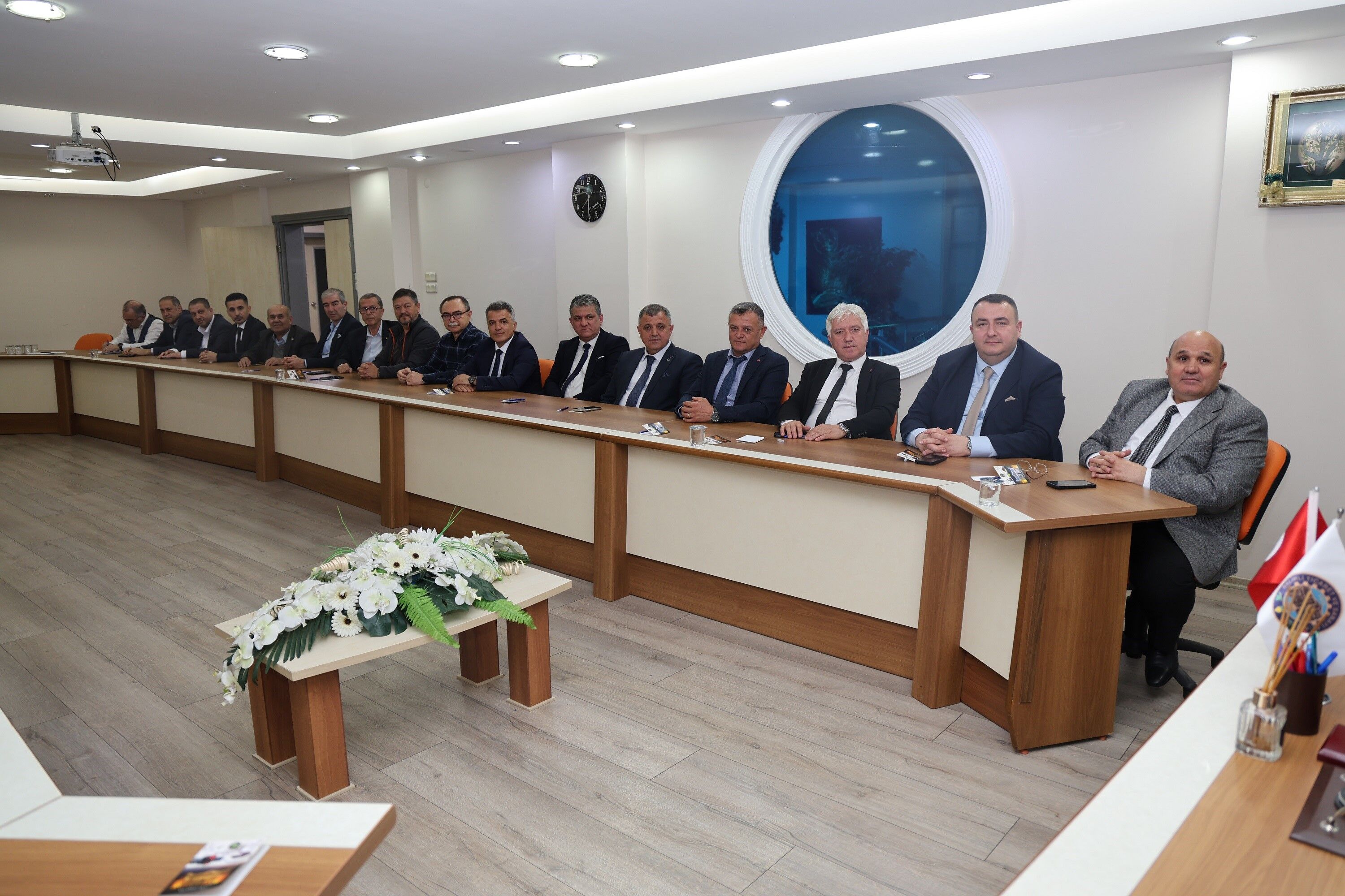 Salihli’de Oda Başkanları ilçenin öncelikli sorunlarını ele aldı