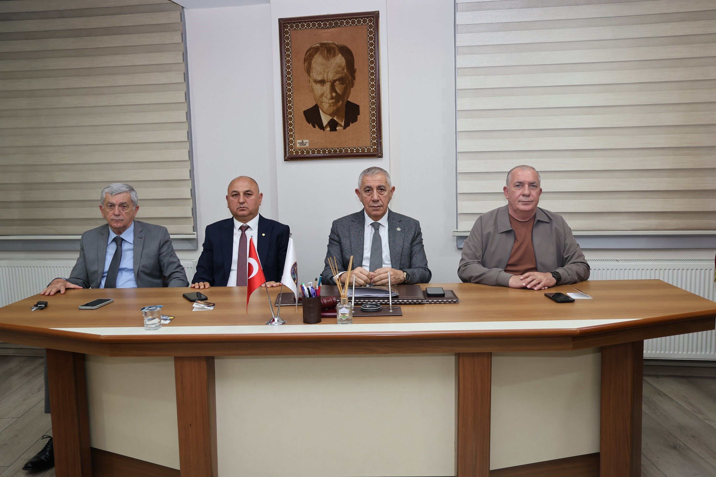 Salihli’de Oda Başkanları ilçenin öncelikli sorunlarını ele aldı-1