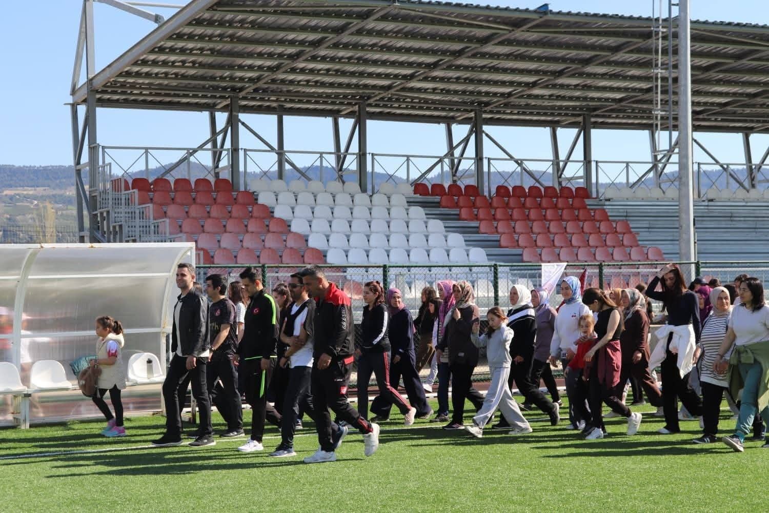 Manisa'da Dünya Sağlık Günü'ne yakışır etkinlik-.1.