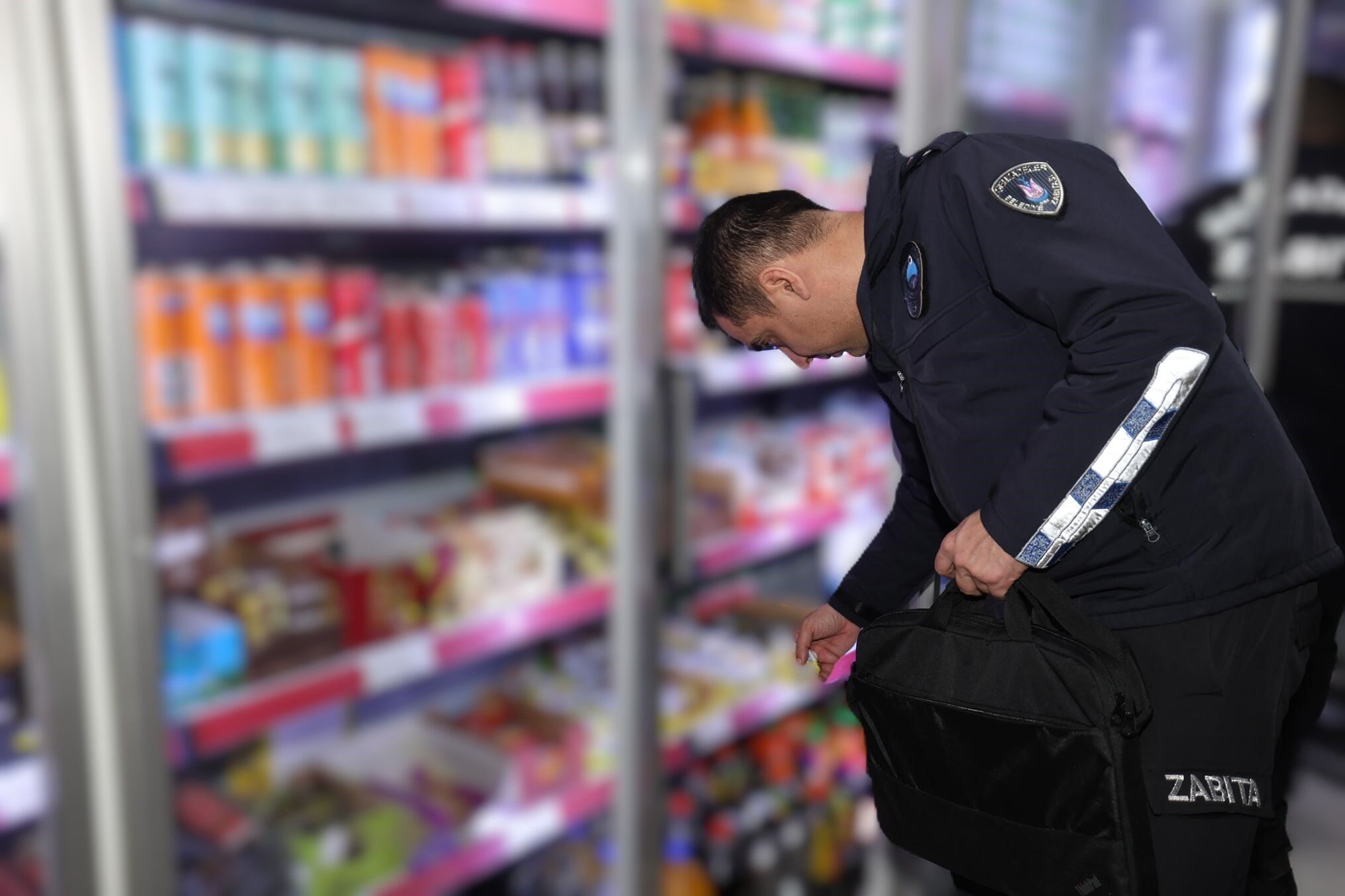 Şehzadeler’de marketlere sıkı denetim-4