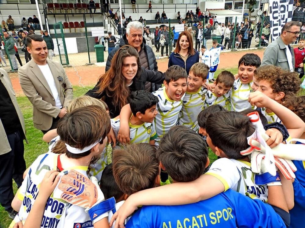 Çeşme’de U9 Futbol Festivali Heyecanı!-1