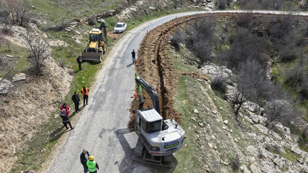 Manisa'nın İlçesinde 10 Yıllık Su Çilesi Tarih Oluyor-2