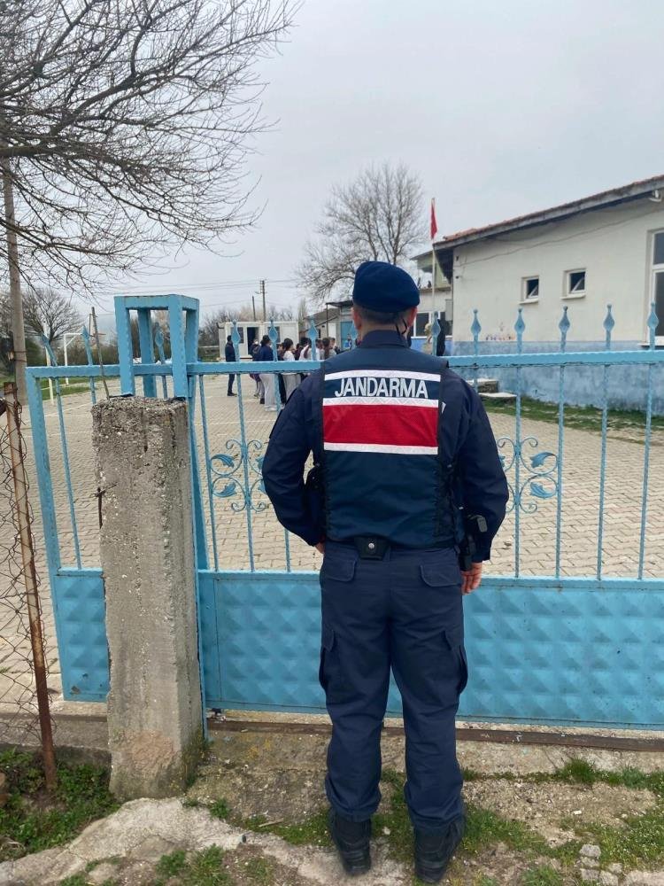 Manisa’da okullarda güvenlik önlemleri üst seviyeye çıkarıldı-1