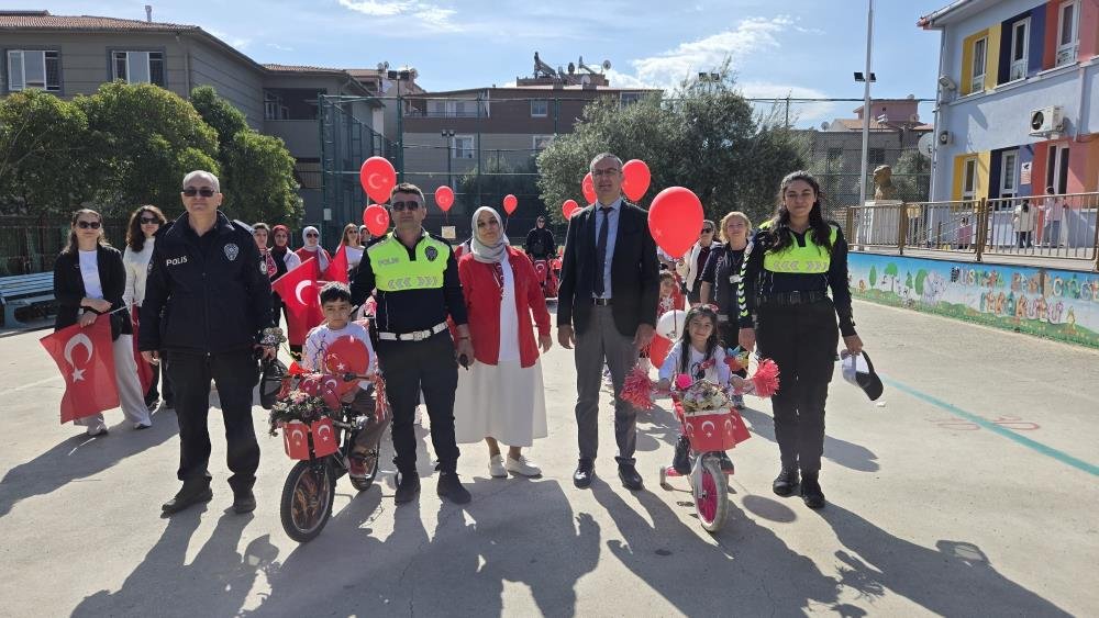 MiNiKLER BiSiKLETLERiYLE