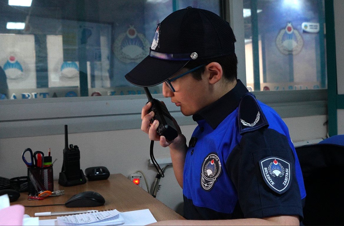 Turgutlu’da 23 Nisan’da zabıta görevi miniklere emanet edildi-.1