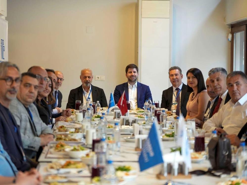 Mesir Macunu Dostluk Simgesi Oldu