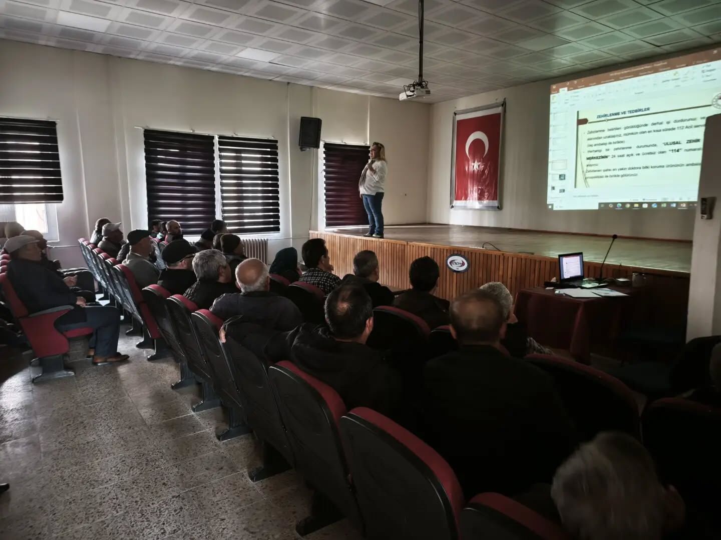 Ahmetli̇ İlçesi̇nde Bi̇tki̇ Koruma Ürünleri̇ Uygulama Belgesi̇ Eği̇ti̇mi̇ Düzenlendi̇ (2)