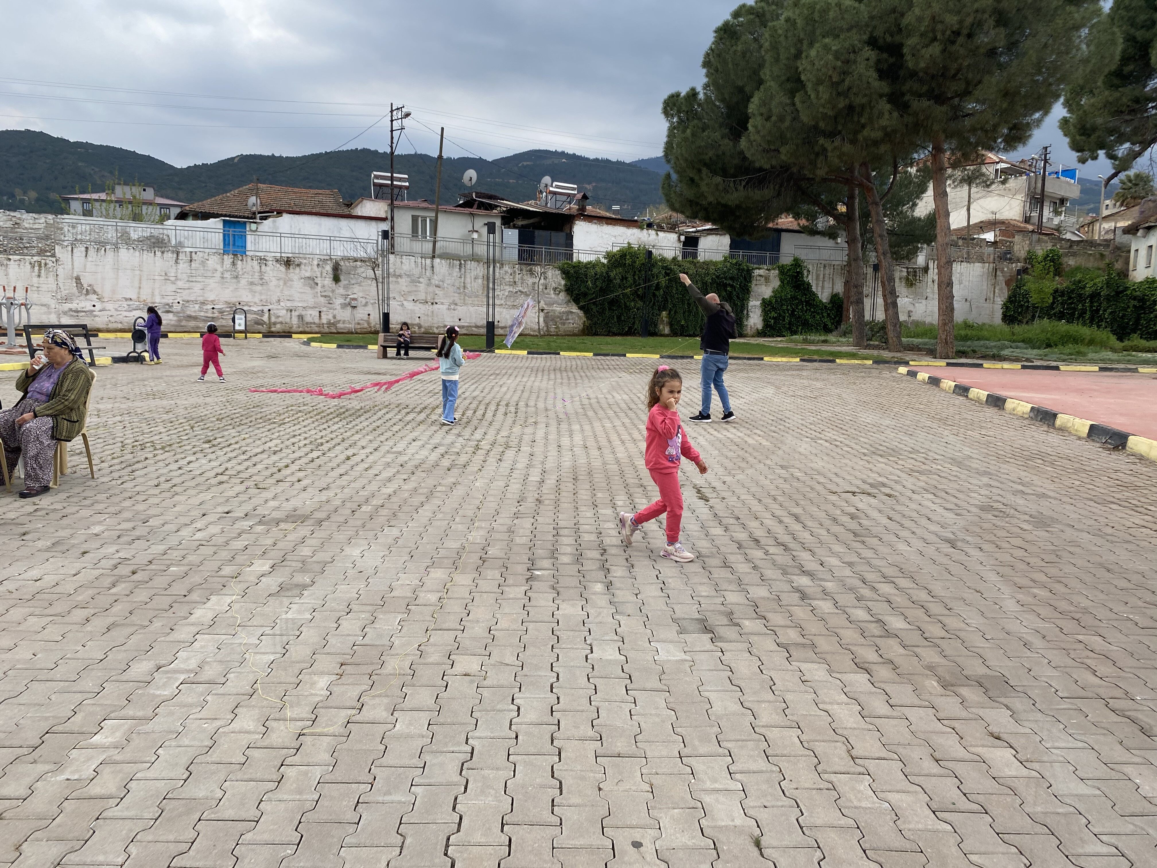 Alaşeehir'de Aileler Geleneksel Oyunlarla Eğlendi (3)