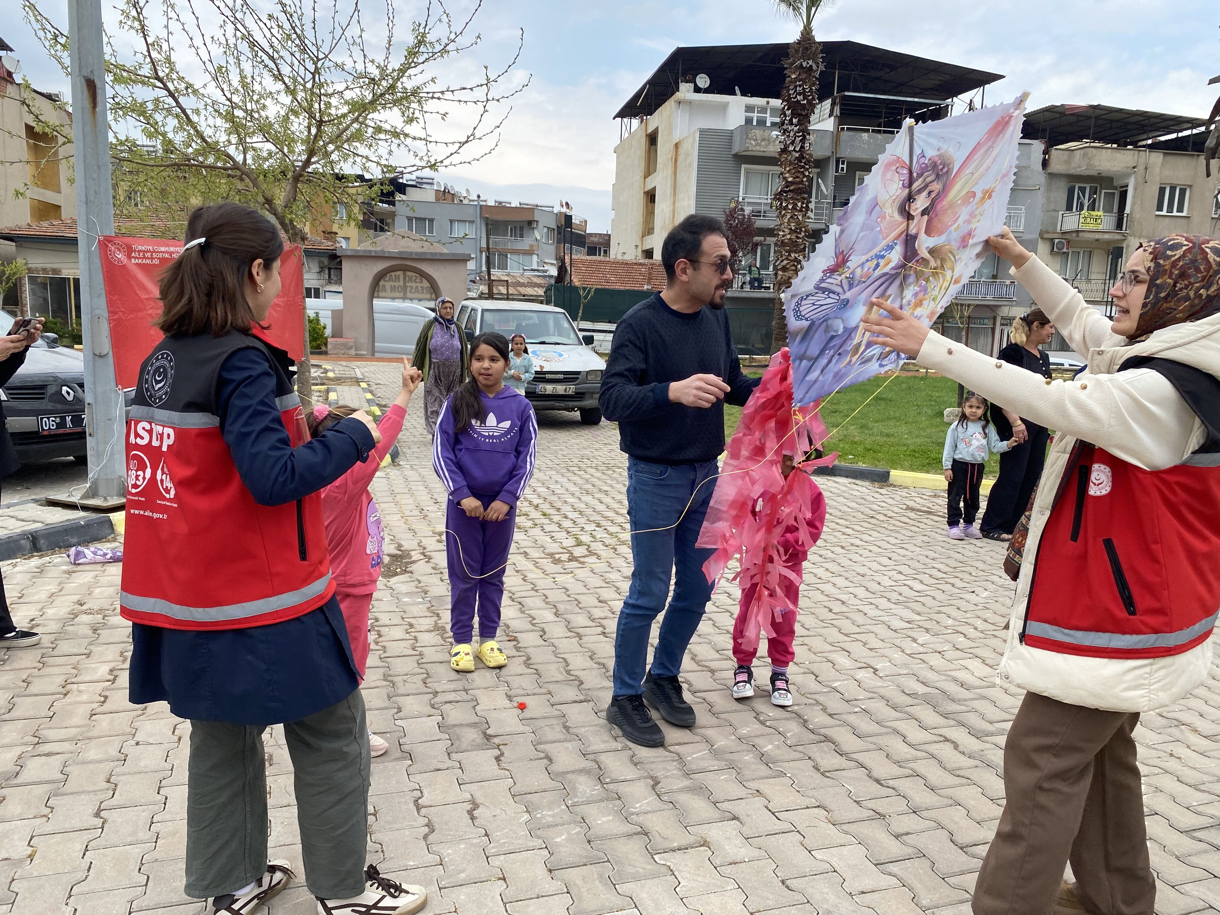 Alaşeehir'de Aileler Geleneksel Oyunlarla Eğlendi (5)