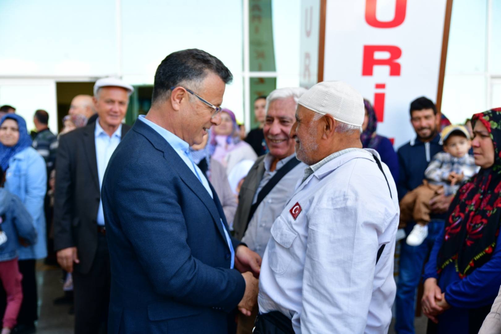 Alaşehir'de Hacı Adayları Dualarla Uğurlandı (4)
