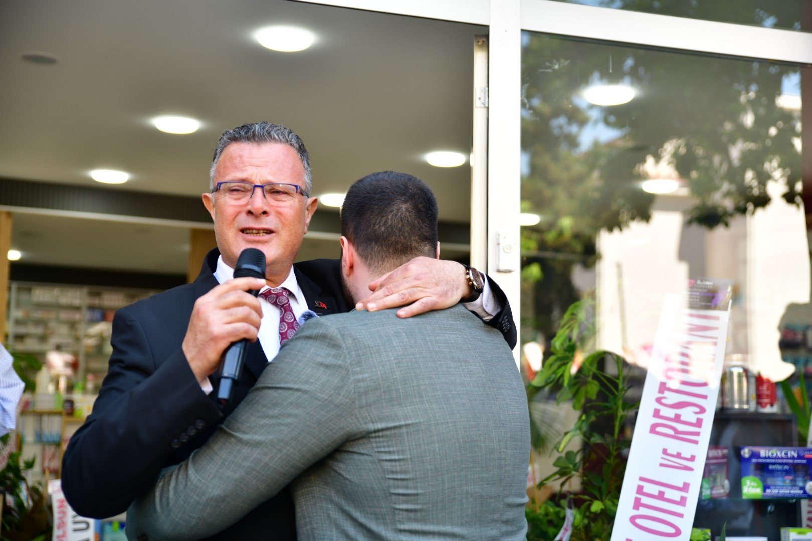 Besim Amcanız Gibi Siyasete Girmeyin, Işinizi Sevin. (8)