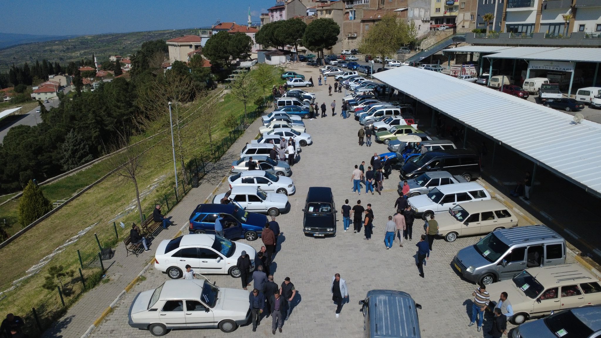 Demirci'de 2. El Oto Pazarı Ekonomiye Can Suyu Oldu! (1)