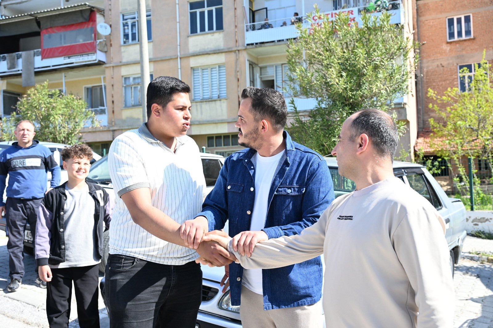 Demirci'de 2. El Oto Pazarı Ekonomiye Can Suyu Oldu! (2)