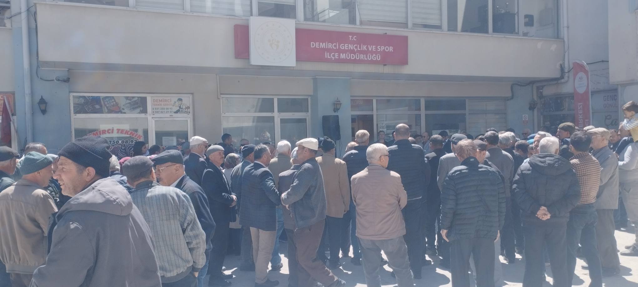 Demirci'de Hacı Adayları Dualarla Uğurlandı (1)